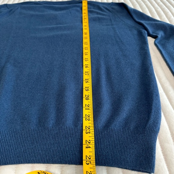 Men’s cashmere v-neck sweater Sz S - Picture 5 of 5